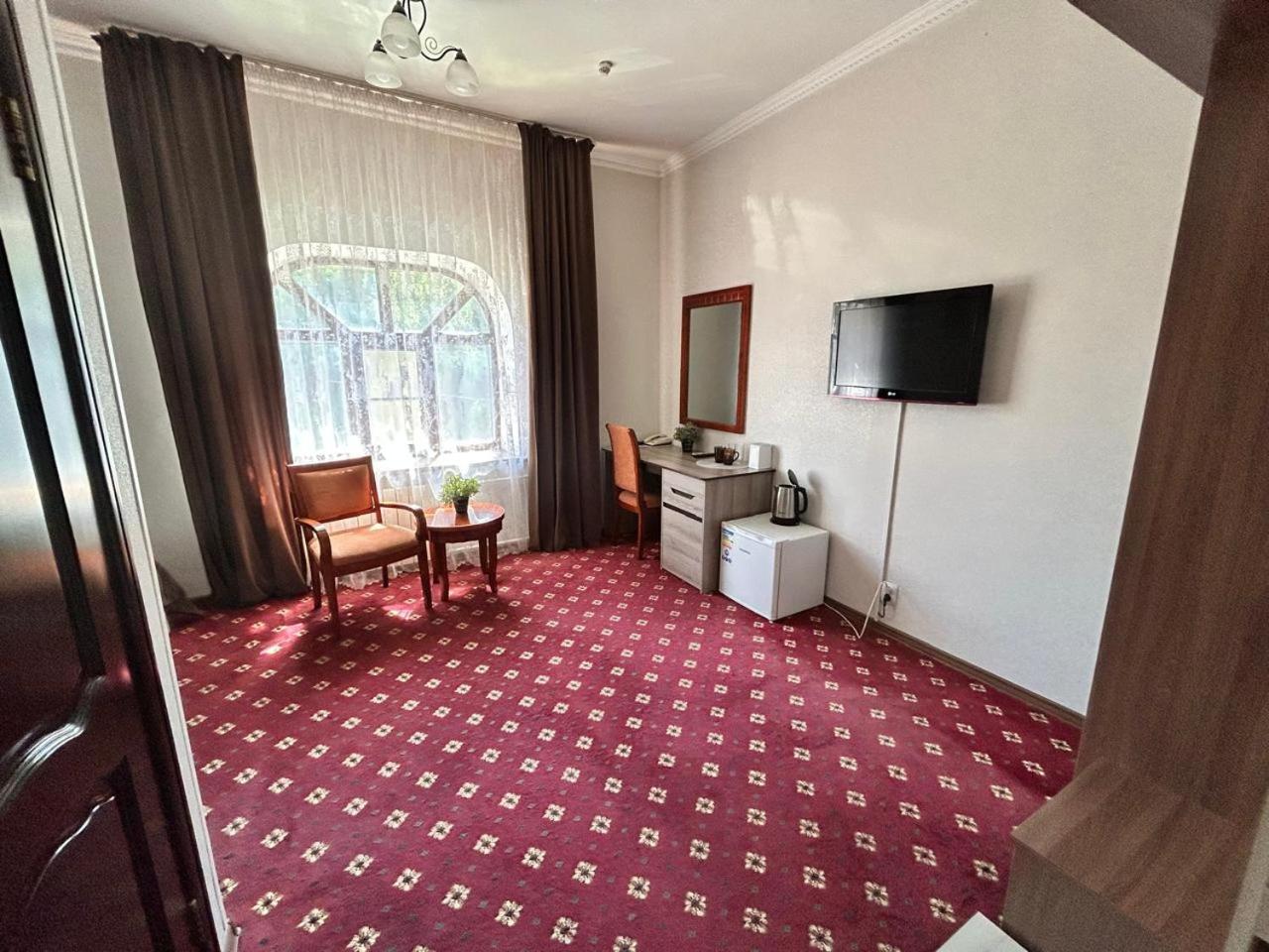 Deluxe Spa-Hotel Ustʼ-Kamenogorsk Εξωτερικό φωτογραφία